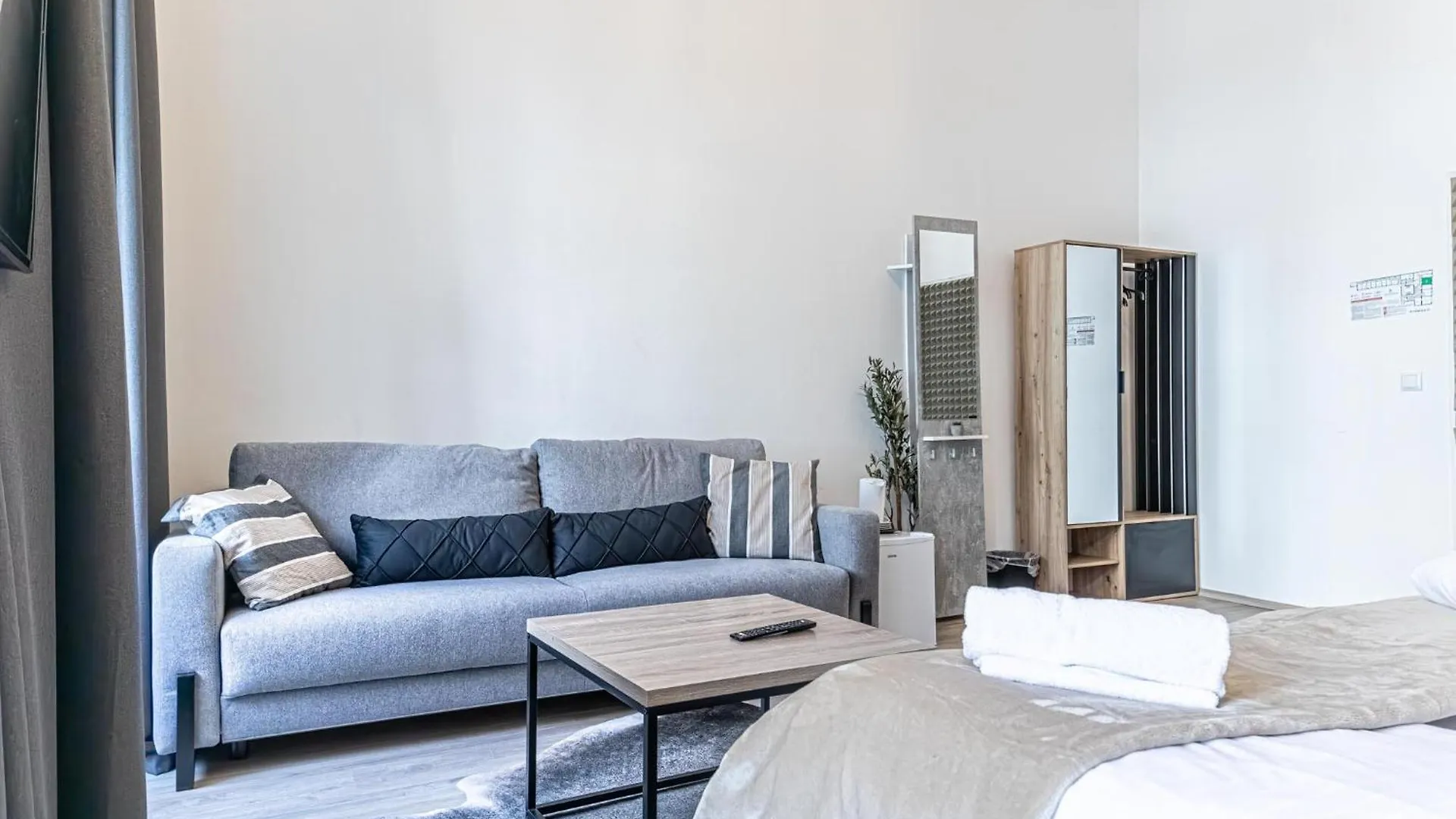 ** Hotel Mariahilfer Boutique Rooms - Virtual Reception & Self-Checkin Vienna Austria