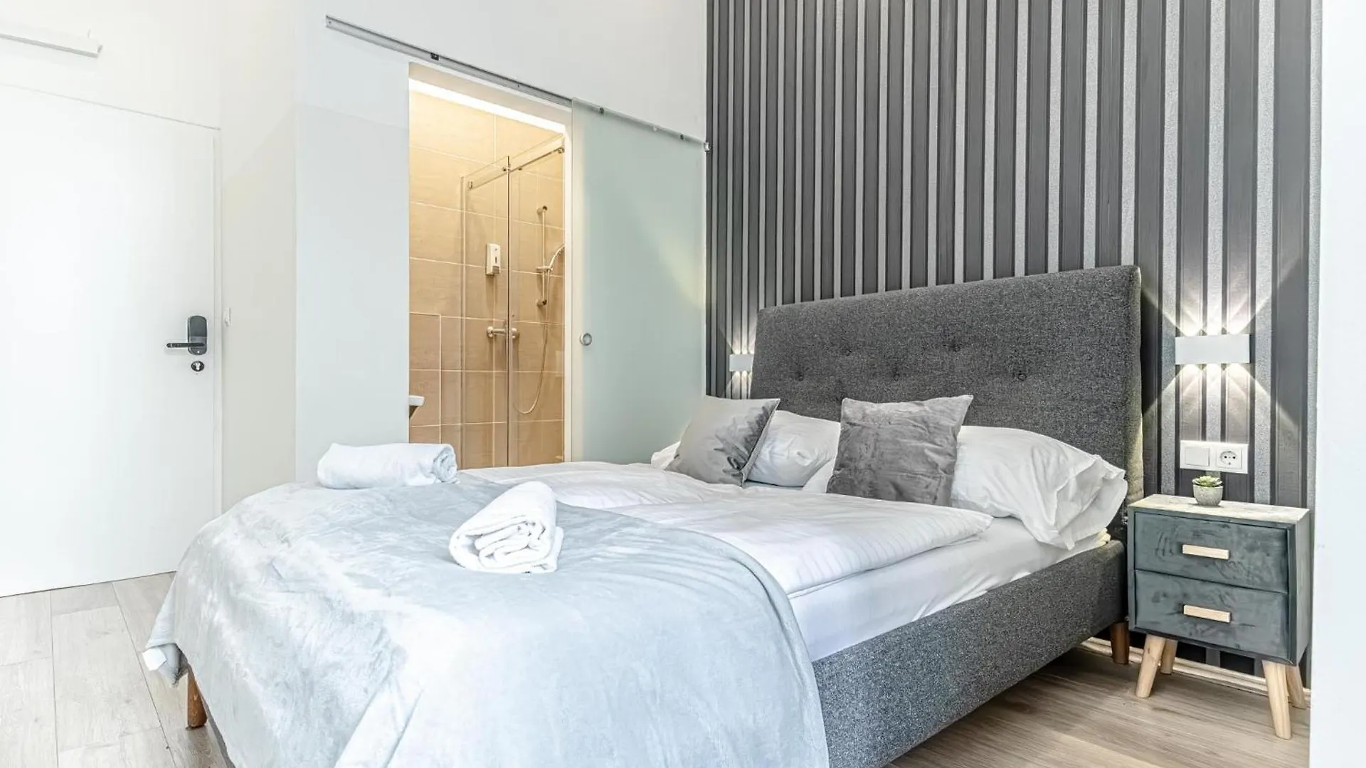 Mariahilfer Boutique Rooms - Virtual Reception & Self-Checkin Vienna Hotel