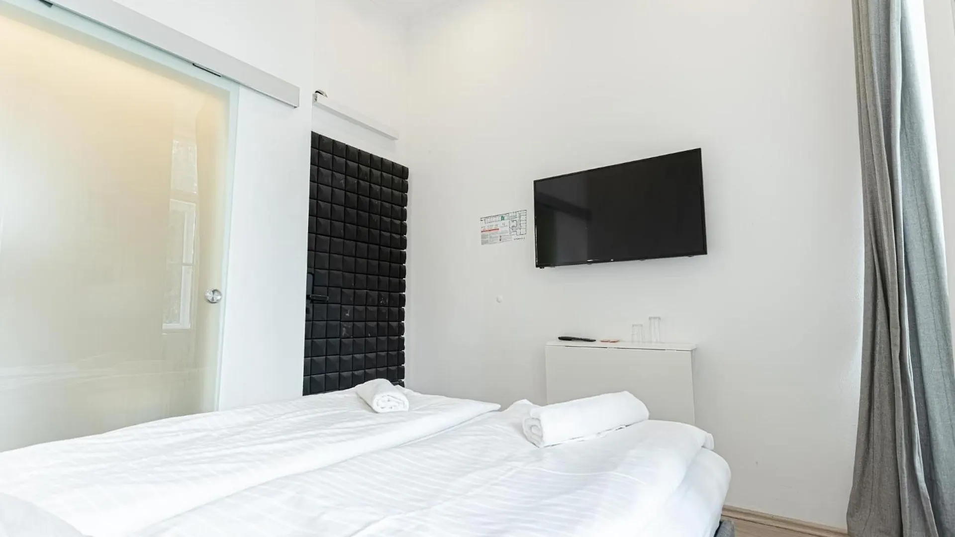 Mariahilfer Boutique Rooms - Virtual Reception & Self-Checkin Viena 2*,  Austria